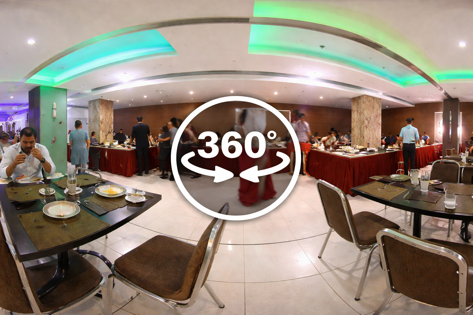 Promoting restaurant & help customers select a corner using 360° VR